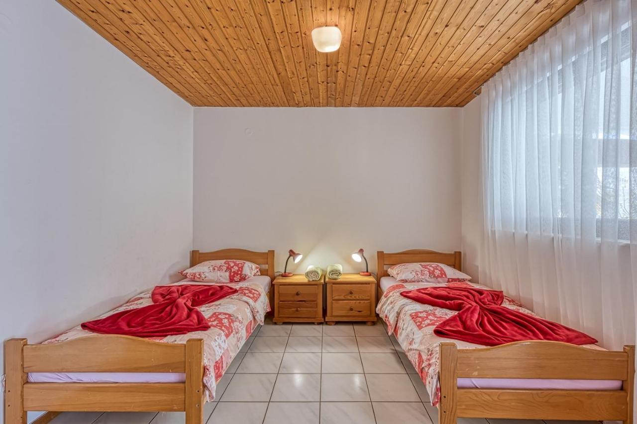 Apartments Kiki Spada بوريتش المظهر الخارجي الصورة